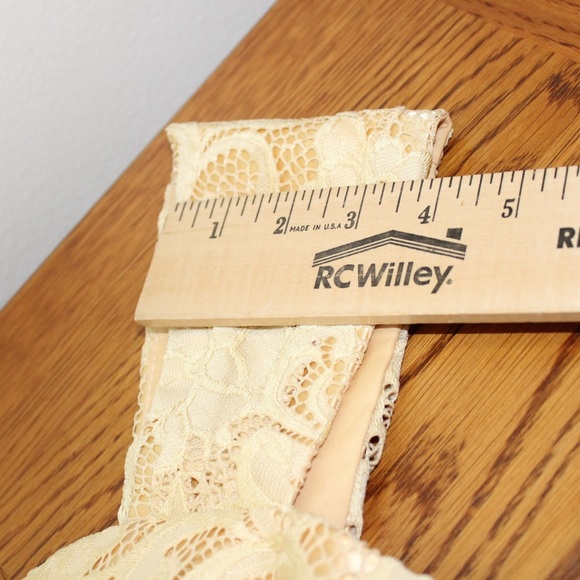 Zinnia Elegans Golden Lace Pencil Dress - Picture 8 of 8